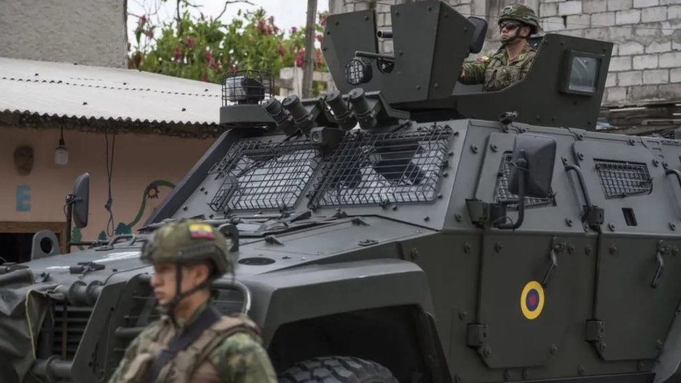 Ekvadorski vojnici patroliraju ulicama/Getty Images