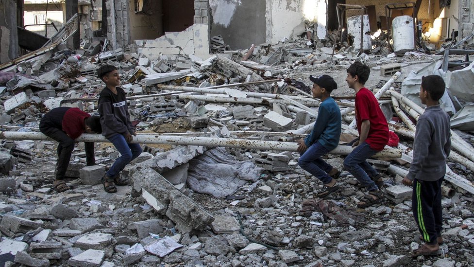 Deca prave igralite od ruevina, gde se mogu nai i neeksplodirana ubojna sredstva/Getty Images