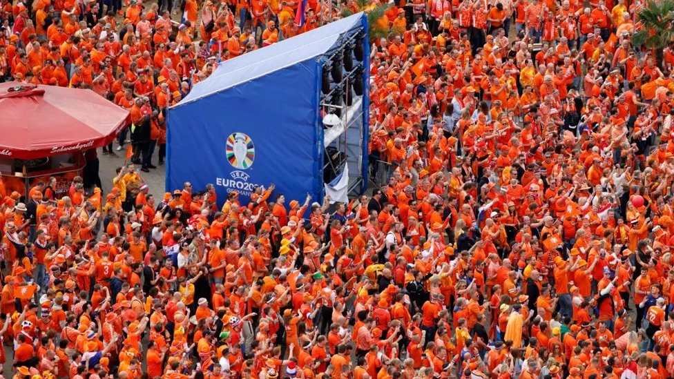 Hinjade navijaa Holandije dole su u Hamburg na me protiv Poljske na Euro 2024/Reuters