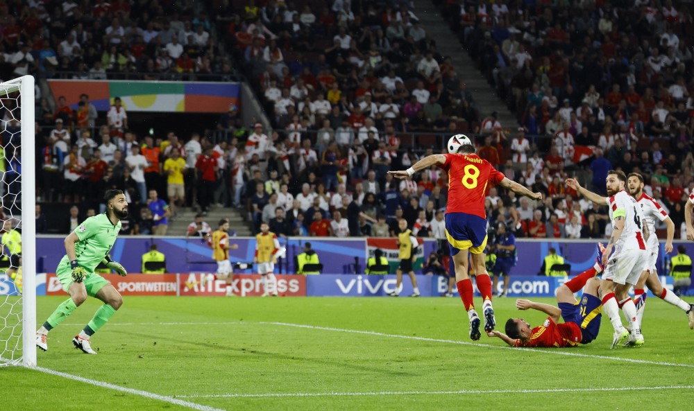 Fabijan Ruiz postie drugi gol za paniju/REUTERS/Wolfgang Rattay